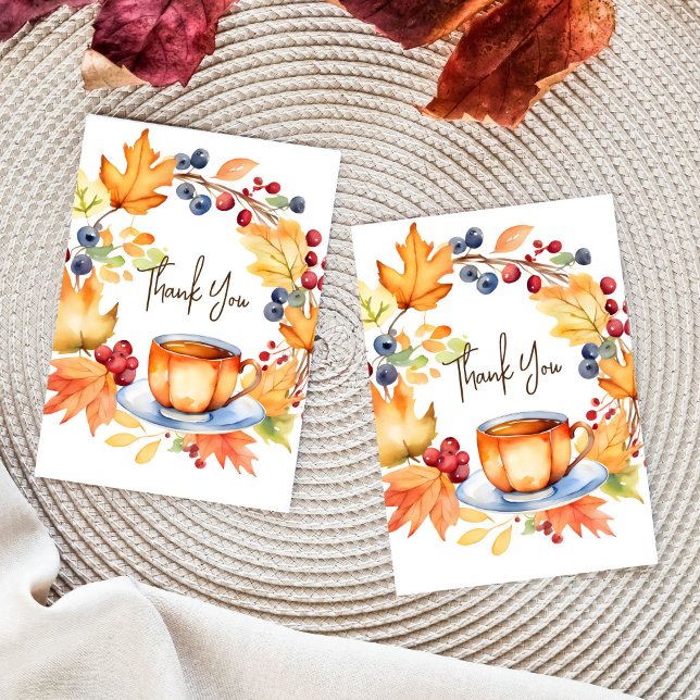 O amor está fervilhando modelo de chá de panela de (Love is brewing fall themed bridal shower thank you card template pumpkin cup autumn leaves wreath)