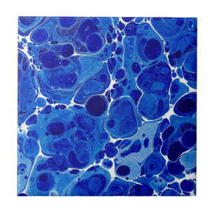 O azul acena o azulejo da espuma do mar