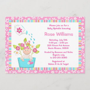 O bebê polvilha o convite do chá da menina do po