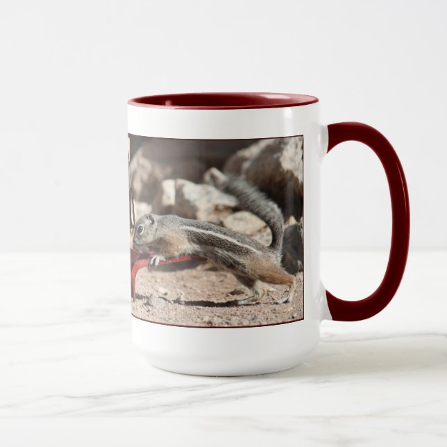 O café Squirrels a caneca da campainha (Direita)