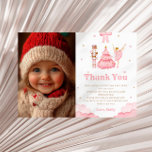 O Cartões de agradecimentos de Foto do Inverno do<br><div class="desc">Envie obrigados incríveis com nosso Cartões de agradecimentos de Foto "O Invólucro Noturno". Apresentando elegantes designs de ternos Nutcracker, sotaques de inverno e um espaço para uma foto personalizada, esta carta é perfeita para expressar gratidão após uma celebração mágica de feriado ou aniversário. Ideal por acrescentar um toque pessoal e...</div>