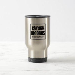 O Cayuga grava a caneca de viagem
