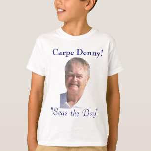 O cruzeiro de Denny caçoa a camisa