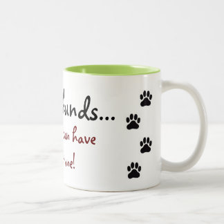 O Dachshund… ninguém pode ter apenas um! Caneca de