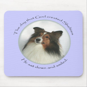 O deus sorriu Sheltie Mousepad