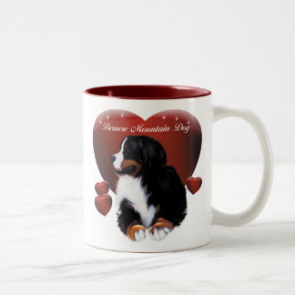O dever Berner de MadDog na caneca dos corações