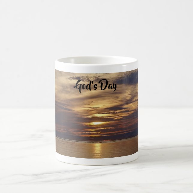 O dia do deus da caneca de café (Centro)