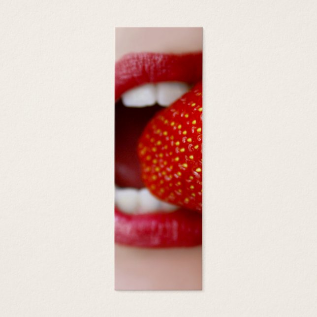 O doce da natureza - Mulher comendo morango (Frente)