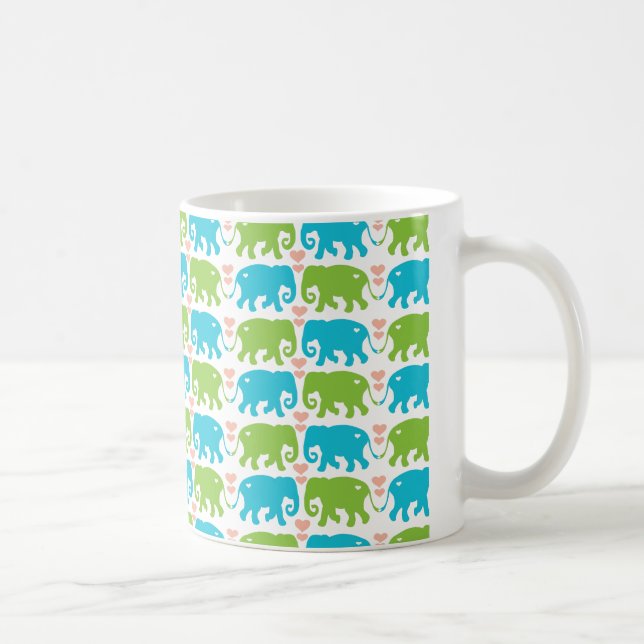 O elefante abraça a caneca de café (Direita)