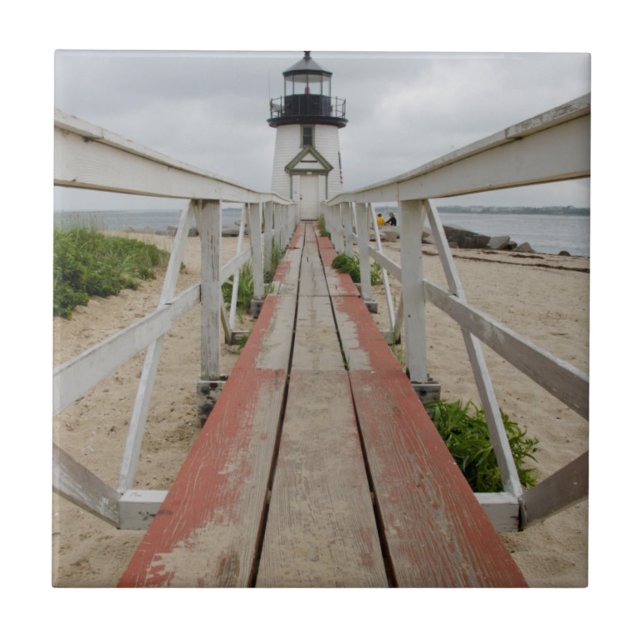 O farol atual, o último de muitos (Frente)
