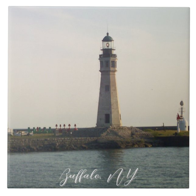 O Farol do Erie Basin Marina (Frente)