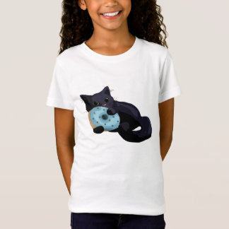 O gatinho que come a rosquinha caçoa a camisa