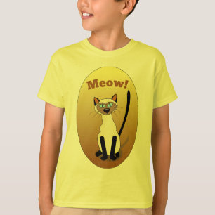 O gato Siamese caçoa a camisa