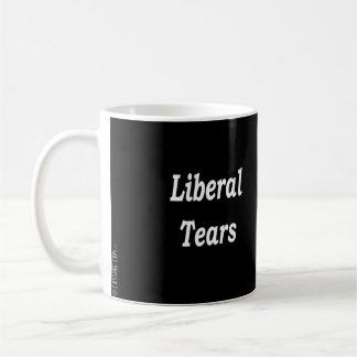 O liberal rasga a caneca de café