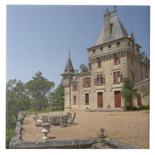 O magnífico Chateau de Pressac e jardim