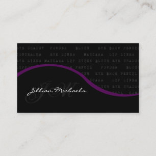 O maquilhador compo o cartão de visita da mulher