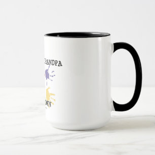 O melhor vovô do mundo entrega para baixo a caneca