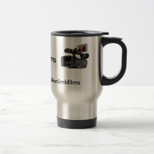 O membro quebrado filma a caneca de viagem de