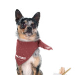 O Menino Mais Goodecente | Monograma Pet Bandana<br><div class="desc">Celebre a temporada de férias com um toque de estilo e personalidade para seu amigo peludo! O Monograma Monograma Pet Bandana é o cúmplice festivo perfeito para o seu animal de estimação. Criada com um fundo vermelho rico e profundo coberto por um delicado padrão de flocos de neve brancos, esta...</div>