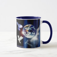 O mundo inteiro em sua caneca de café da mão