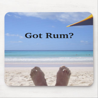 O oficial "obteve o rum?" Mousepad tropical