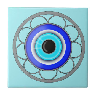 O olho mau azul repele a energia negativa -