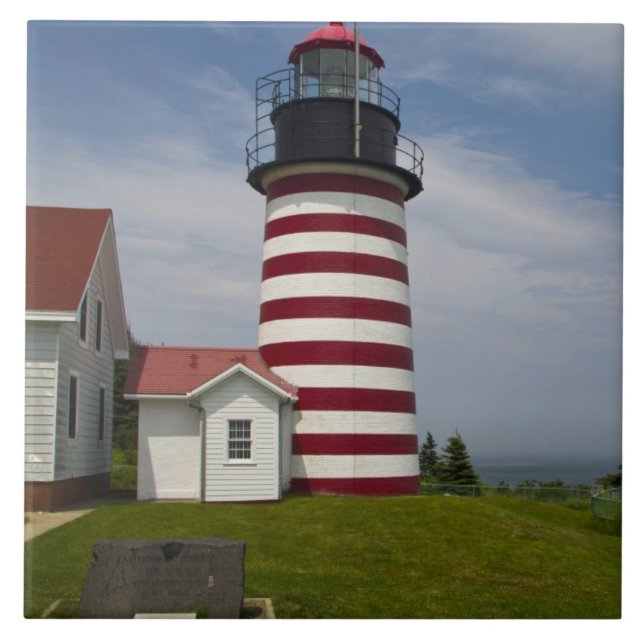 O Parque Estadual do Farol West Quoddy Head é o (Frente)