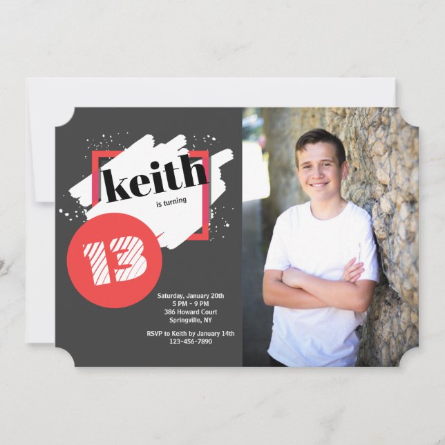 O preto com vermelho detalha o convite horizontal (Frente)