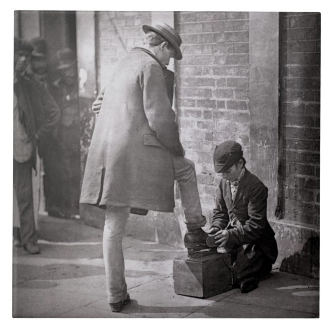 O preto de calçados independente, 'da vida de rua (Frente)
