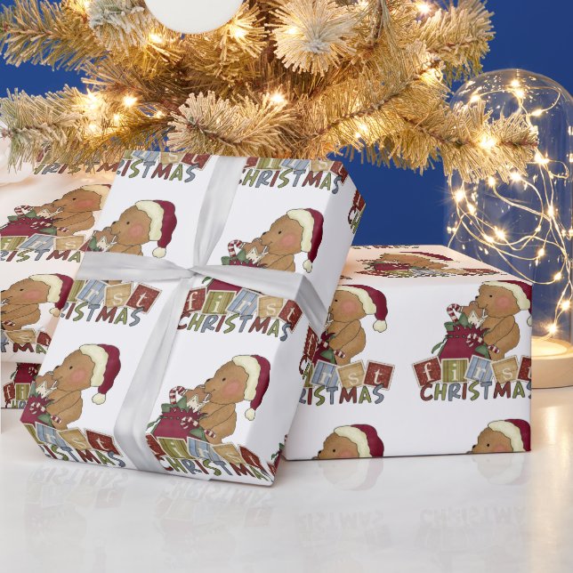 O primeiro papel de embrulho de Natal do bebê (Feriados)