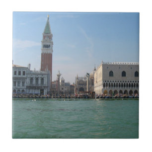 O quadrado de St Mark do canal grande