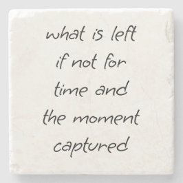 O que resta da Porta copos de pedra do mármore