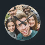 O relógio de parede personalizado da FOTO<br><div class="desc">Exemplo de imagem por freepik.com (usada com licença), modificada por mim. Veja na minha loja mais produtos de fotografia personalizados.</div>