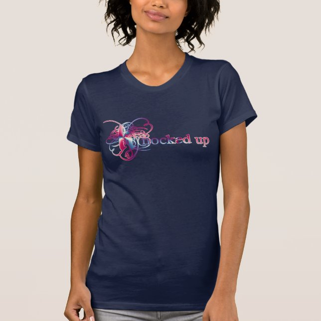 O rico "bateu acima" da camisa de maternidade - (Frente)