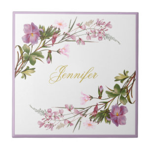 O rosa roxo do Lilac do monograma floresce o