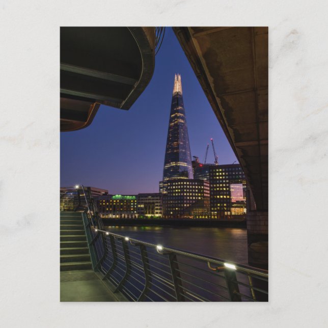 O Shard ao anoitecer, Cartão Postal britânico de L (Frente)