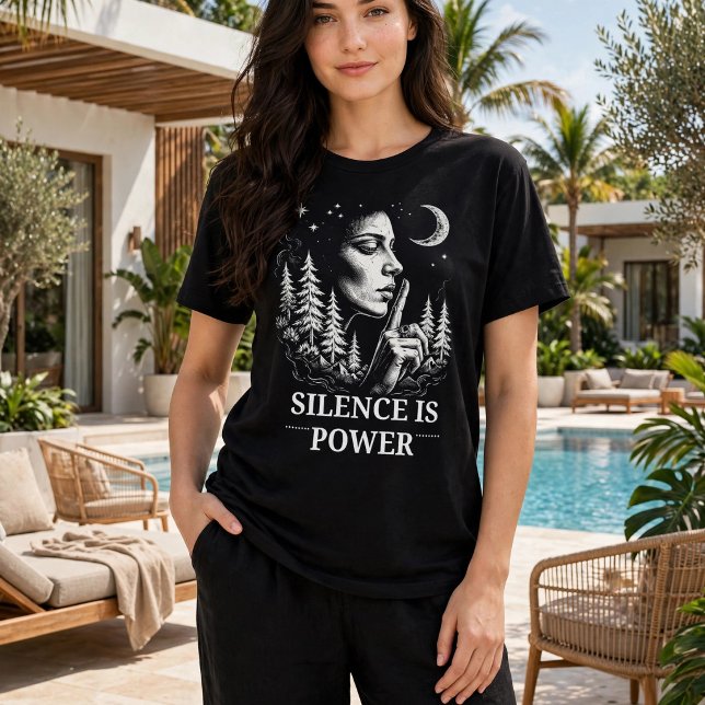O Silêncio é Poder (Silence Is Power black tee - witchy moon forest graphic for introverts)
