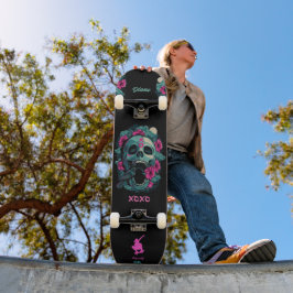 O skate "Originalmente Girl" com crânio