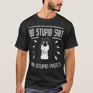 O T engraçado da polícia da camisa da polícia faz