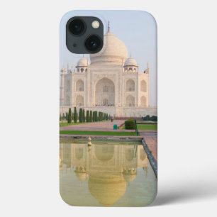 O tranquilo e pacífico Taj Mahal ao nascer do sol,