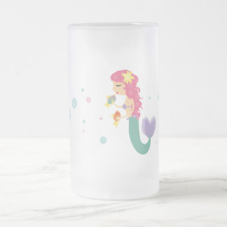 O vidro ou a caneca pequena da sereia