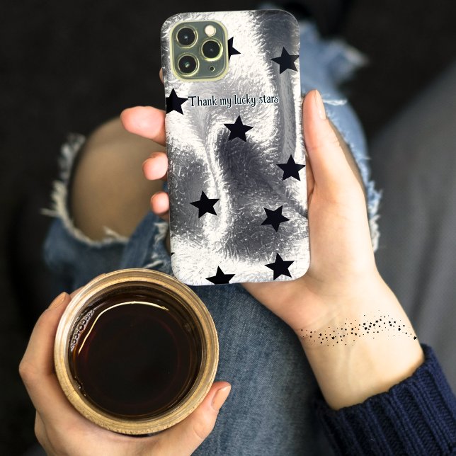 "Obrigado minhas estrelas sortudas" Estrelas Negra (Trendy sleek silver gray cell phone case with simple black stars for elegant wow factor!)