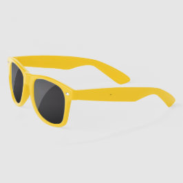 Óculos de sol amarelos com lentes escuras estão ce