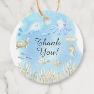 Oh Menino Sob A Etiqueta De Presente Do Chá de fr