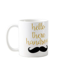 Olá! lá caneca considerável do bigode