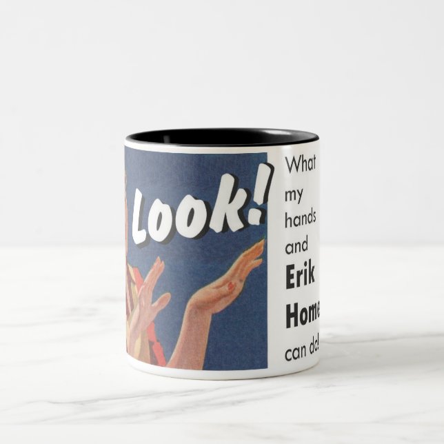 Olhar caseiro de Erik "!" Caneca da lembrança (Centro)
