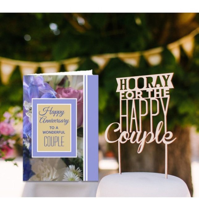 Olhe @ Feliz Aniversário para o cartão de saudação (Criador carregado)