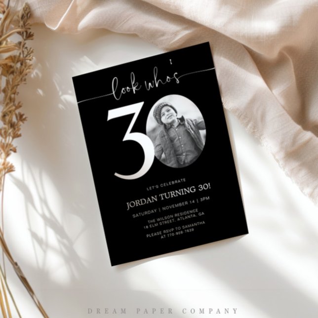 Olhe Quem Faz 30 | Convite de Aniversário de 30 an (Criador carregado)