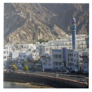 Omã, Mascate, Mutrah. Edifícios ao longo de Mutrah