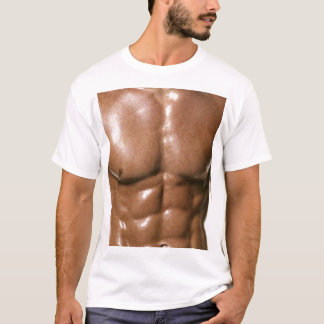Oops há um todo em minha camisa
